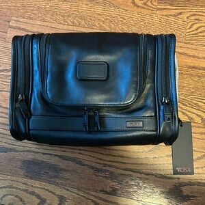 TUMI Hanging Travel Kit